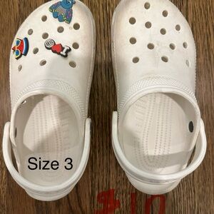 CROCS Kids White Sandals with Colorful Charms